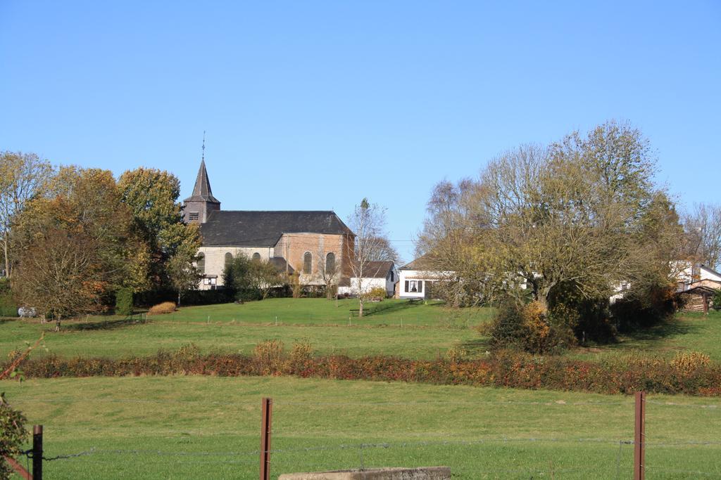 A L'Ombre Du Clocher Montbliart Exterior photo